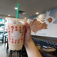 Снимок сделан в Starbucks Reserve Store пользователем Yanjie T. 12/8/2019