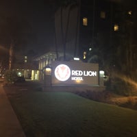 Photo taken at Red Lion Hotel Anaheim Resort by Eve M. on 6/26/2016
