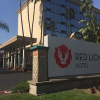 Снимок сделан в Red Lion Hotel Anaheim Resort пользователем Eve M. 6/25/2016