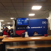 Photo taken at Gate D10 by Luis E. on 2/26/2016