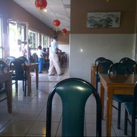 Foto tomada en Restaurante Diamante de China  por Criss R. el 10/23/2012