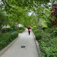 Photo taken at Promenade plantée – La Coulée Verte by Bradley M. on 4/30/2023