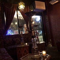Das Foto wurde bei Aziza Cafe &amp;amp; Lounge von Alfrido I. am 2/24/2020 aufgenommen