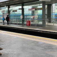 Photo taken at Stratford London Underground and DLR Station by Mark S. on 8/23/2022