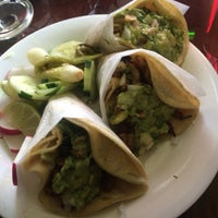 11/23/2014 tarihinde Mike P.ziyaretçi tarafından Tacos El Bronco'de çekilen fotoğraf