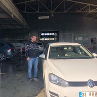 Photo taken at Volkswagen Gümüş Otomotiv by ŞENEL S. on 12/3/2022