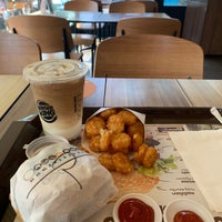 Photo taken at Burger King by aomtu on 3/8/2021