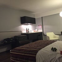 Снимок сделан в My Suites Boutique Hotel &amp;amp; Wine Bar Montevideo пользователем Vivian T. 1/15/2016