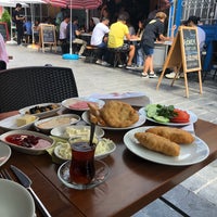 Photo taken at Fiskos Kahvaltı Cafe by Tç on 9/22/2018