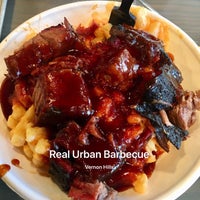 รูปภาพถ่ายที่ Real Urban Barbecue โดย carol g. เมื่อ 11/19/2017
