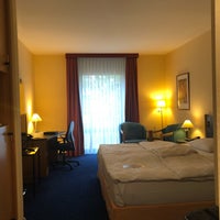 Photo taken at Sheraton Offenbach Hotel by Jesslyn on 8/14/2018