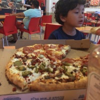 Photo taken at Domino&amp;#39;s Pizza by Julio Alejandro S. on 4/7/2016