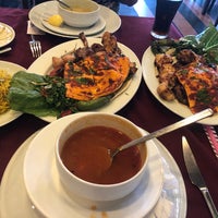 10/2/2019にSinan K.がLayale Şamiye - Tarihi Sultan Sofrası مطعم ليالي شامية سفرة السلطانで撮った写真