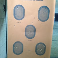 Foto tirada no(a) Top Gun Shooting Sports Inc por Brian C. em 10/27/2012