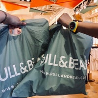 Photo taken at Pull&amp;amp;Bear by Ofayfayy on 8/7/2018