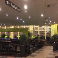 Foto tirada no(a) DINEA Café &amp;amp; Restaurant por Intelli U. em 1/7/2017