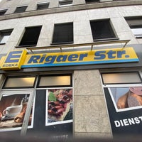 Photo taken at EDEKA Rigaer Straße by Intelli U. on 4/8/2021