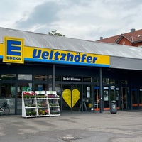Photo taken at EDEKA Ueltzhöfer by Intelli U. on 6/22/2022