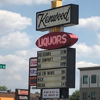 6/16/2020 tarihinde Debbie W.ziyaretçi tarafından Kenwood Liquors'de çekilen fotoğraf