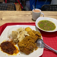 Photo taken at Syam Corners Muslim Food by H M. on 6/22/2022