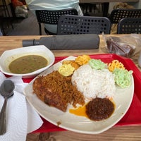 Photo taken at Syam Corners Muslim Food by H M. on 8/2/2022