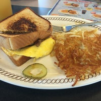 Photo taken at Waffle House by Richard T. on 9/29/2016