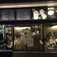 Photo taken at Starbucks Coffee アトレ目黒1店 by macrochildren on 3/25/2016