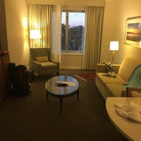 Foto tirada no(a) InterContinental Suites Hotel Cleveland por عزوبي السالمية ا. em 9/2/2016