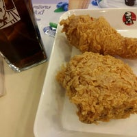 Photo taken at KFC by wn •` on 1/29/2016