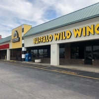 Photo taken at Buffalo Wild Wings by Jesse M. on 8/30/2019