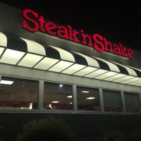 Photo taken at Steak &amp;#39;n Shake by Jesse M. on 8/20/2016