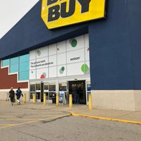Photo taken at Best Buy by Jesse M. on 12/23/2018