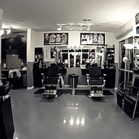รูปภาพถ่ายที่ OneTen Barber &amp;amp; Salon โดย OneTen Barber &amp;amp; Salon เมื่อ 12/3/2013