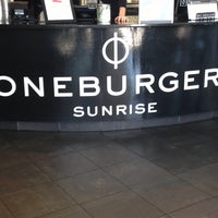 5/25/2013 tarihinde Cristobal R.ziyaretçi tarafından Oneburger Sunrise'de çekilen fotoğraf