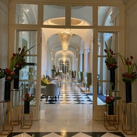 Foto tomada en Waldorf Astoria Versailles - Trianon Palace  por Jim J. el 1/26/2023