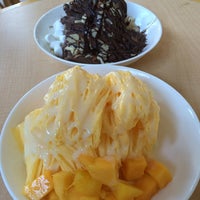 Photo taken at Sno-Zen Shaved Snow &amp; Dessert Cafe by Kay Y. on 10/23/2013