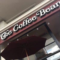 Photo taken at The Coffee Bean &amp;amp; Tea Leaf by Peeshepig on 11/26/2015