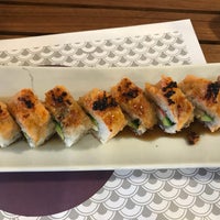 Photo taken at Sushi Itto by Captain S. on 10/28/2017
