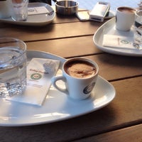 รูปภาพถ่ายที่ Kahve Durağı โดย İpek E. เมื่อ 3/6/2015