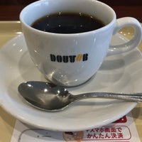 Photo taken at Doutor Coffee Shop by 近藤 嘉. on 6/4/2019