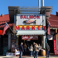 Das Foto wurde bei Salmon Market von Angie am 9/20/2018 aufgenommen