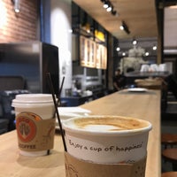 รูปภาพถ่ายที่ J.CO Donuts &amp;amp; Coffee โดย Khawla A. เมื่อ 1/4/2019