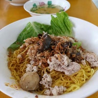 Photo taken at AMK Hainanese Abalone Minced Meat Noodle by WeRn Juin on 7/13/2015