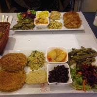 รูปภาพถ่ายที่ Ecoisthan Vegan Vegetarian Restaurant &amp;amp; Traveller House โดย Aylin E. เมื่อ 5/13/2015