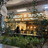 Photo taken at Mano a Mano - Pizzas y empanadillas by Marcos A. on 10/1/2021