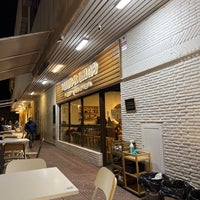 Photo taken at Mano a Mano - Pizzas y empanadillas by Marcos A. on 1/28/2022