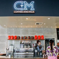 รูปภาพถ่ายที่ C+M (Coffee and Milk) at LACMA โดย C+M (Coffee and Milk) at LACMA เมื่อ 7/17/2019