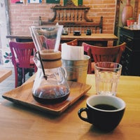 Photo taken at Fábrica Coffee Roasters by Mag on 6/20/2016