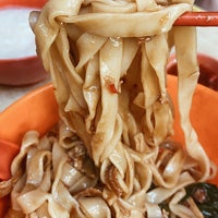 Photo taken at L32 手工面 Hand Made Noodles by Sapasapa C. on 3/11/2022