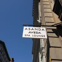 Foto tirada no(a) Asanda Aveda Spa Lounge por Roy Adam L. em 4/27/2013